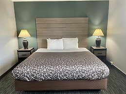 Countryside Inn & Suites