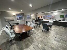 Countryside Inn & Suites