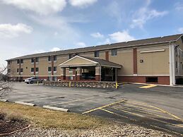 Countryside Inn & Suites