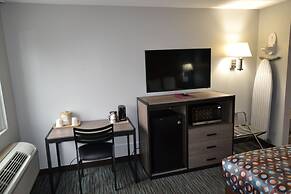 Countryside Inn & Suites