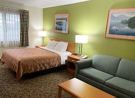 Hudson Inn & Suites