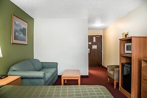 Hudson Inn & Suites