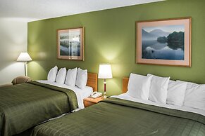 Hudson Inn & Suites