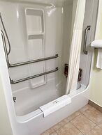 Hudson Inn & Suites