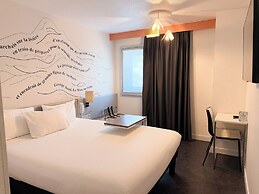 ibis Styles Paris Tolbiac Bibliotheque