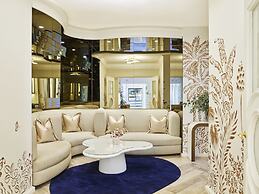 The Beverly Hills Hotel