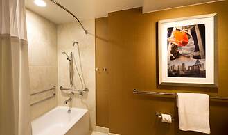 DoubleTree by Hilton Dallas - Campbell Centre