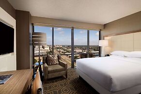 DoubleTree by Hilton Dallas - Campbell Centre