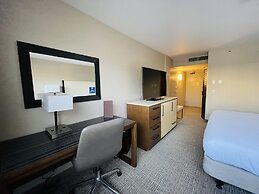 DoubleTree by Hilton Fresno Convention Center