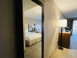 DoubleTree by Hilton Fresno Convention Center