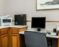 Econo Lodge & Suites