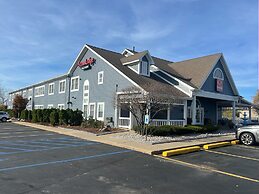 Econo Lodge & Suites