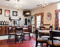 Econo Lodge & Suites