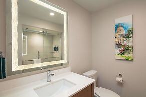 DoubleTree by Hilton Sacramento