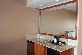 Holiday Inn Express Hotel & Suites Corning by IHG