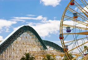 Holiday Inn Hotel & Suites Anaheim by IHG