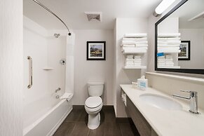 Holiday Inn Hotel & Suites Anaheim by IHG