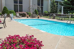 Greenstay Hotel & Suites