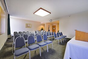 Greenstay Hotel & Suites