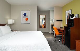 Holiday Inn Express Farmington - Bloomfield, an IHG Hotel