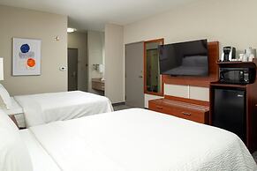 Holiday Inn Express Farmington - Bloomfield, an IHG Hotel