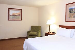 Holiday Inn Express Farmington - Bloomfield, an IHG Hotel