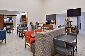 Holiday Inn Express Farmington - Bloomfield by IHG