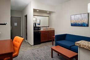 Holiday Inn Express Farmington - Bloomfield by IHG