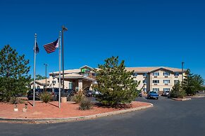 Holiday Inn Express Farmington - Bloomfield by IHG