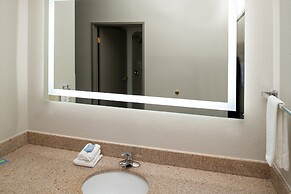 Holiday Inn Express Farmington - Bloomfield by IHG