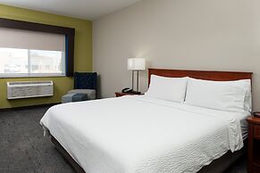 Holiday Inn Express Farmington - Bloomfield by IHG