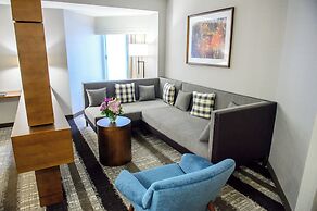 Crowne Plaza Dulles Airport by IHG