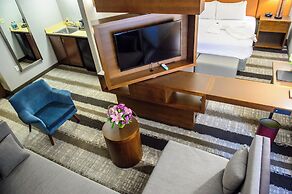 Crowne Plaza Dulles Airport by IHG