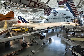 Crowne Plaza Dulles Airport by IHG