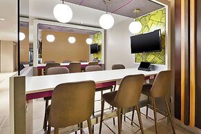 Crowne Plaza Dulles Airport by IHG