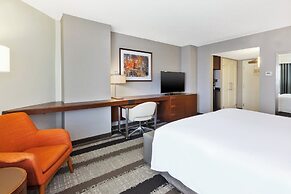 Crowne Plaza Dulles Airport by IHG