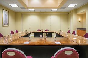 Crowne Plaza Dulles Airport by IHG