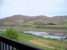 Days Inn & Suites by Wyndham Sutton Flatwoods