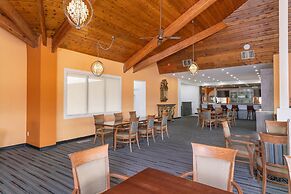 Clarion Pointe