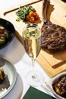 Sheraton Grand Chicago Riverwalk