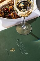 Sheraton Grand Chicago Riverwalk