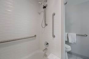 Clarion Pointe OKC Airport