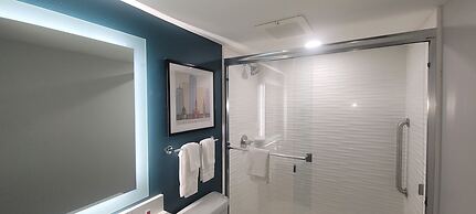 Clarion Pointe OKC Airport