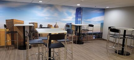 Clarion Pointe OKC Airport