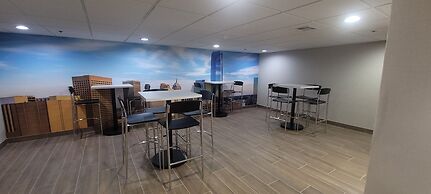 Clarion Pointe OKC Airport