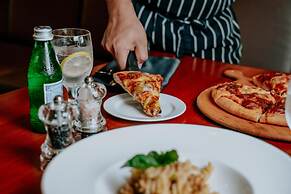 Radisson Hotel Brunei Darussalam