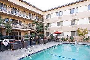 Oxford Suites Redding