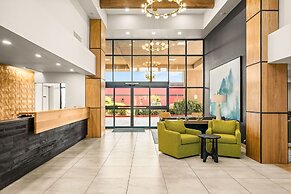 Oxford Suites Redding