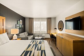 Oxford Suites Redding