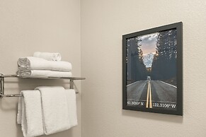 Oxford Suites Redding